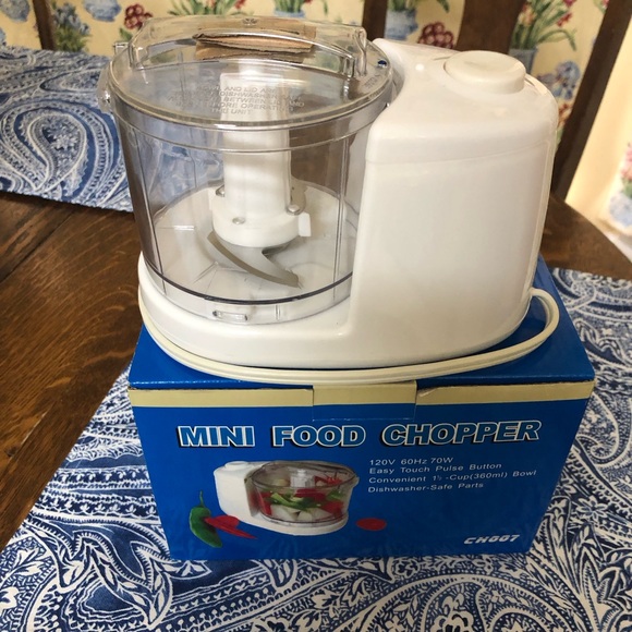Other - NEW! Mini 🥕Food Chopper🫑 - White